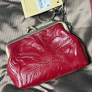 NWT. Patricia Nash. Borse Lava Large Kisslock Tooled Key Holder/Coin Case